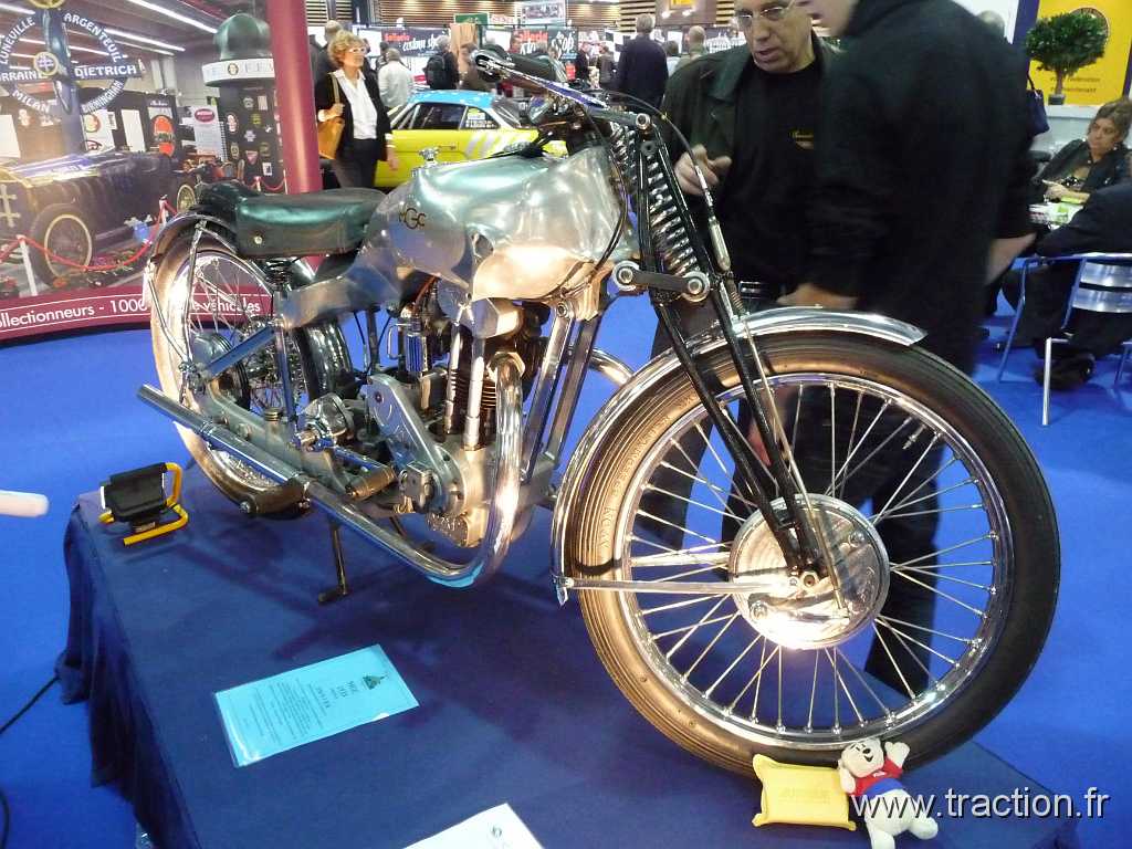 2011_epoquauto (32).jpg - 05/11/2011 - 69000 LYON - EPOQU'AUTO - 33ème Salon International Autos & Motos Anciennes - MGC Type 250 N 3 B R - 1933 (motocyclette)
